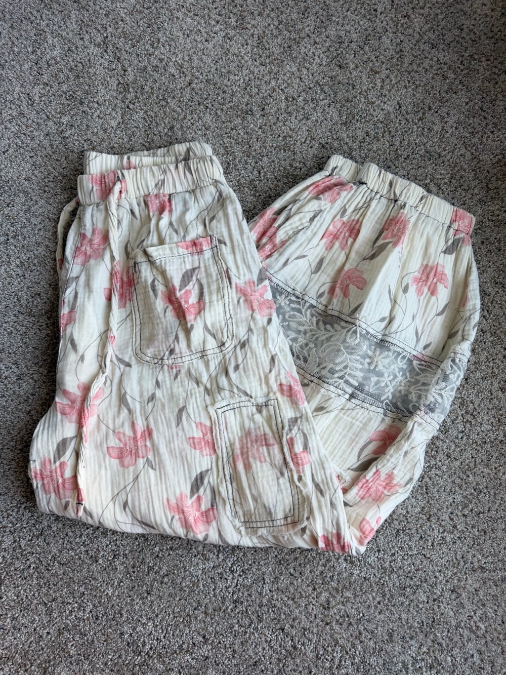 POL Light Floral Drawstring Pants